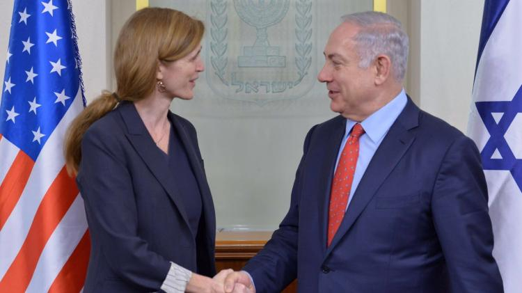 L'ambassadrice américaine aux Nations unies, Samantha Power avec le Premier ministre israélien Benyamin Netanyahou à Jérusalem le 15 février 2016