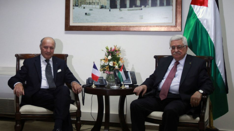 Laurent Fabius et Mahmoud Abbas
