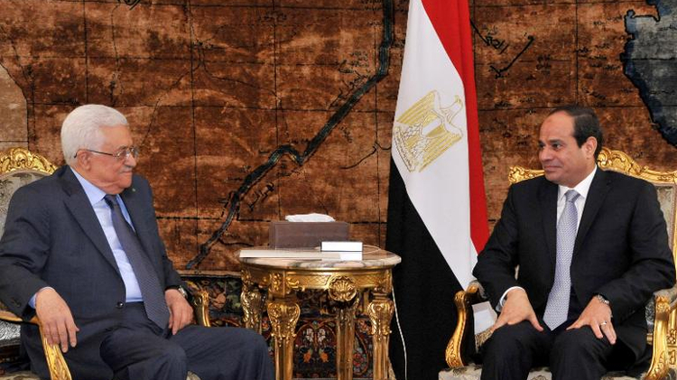 A picture released by the Egyptian Presidency on July 17, 2014, shows Egypt's President Abdel Fattah al-Sisi meeting with Palestinian president Mahmud Abbas in Cairo