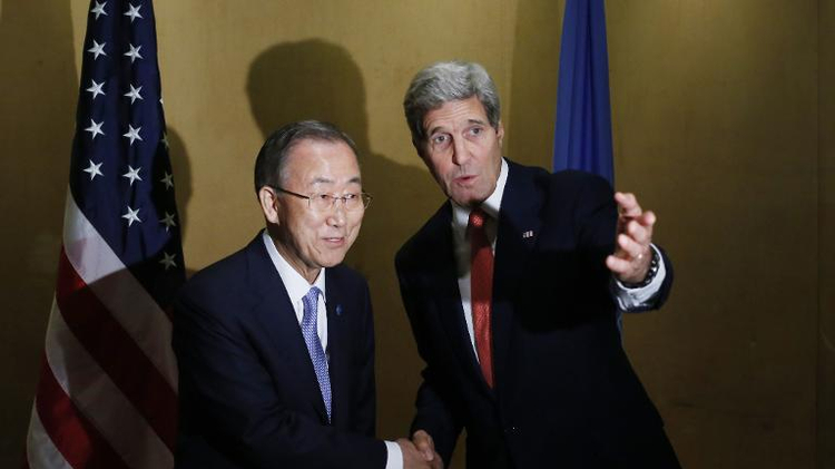 Ban Ki-moon et John Kerry le 21 juillet 2014 au Caire
