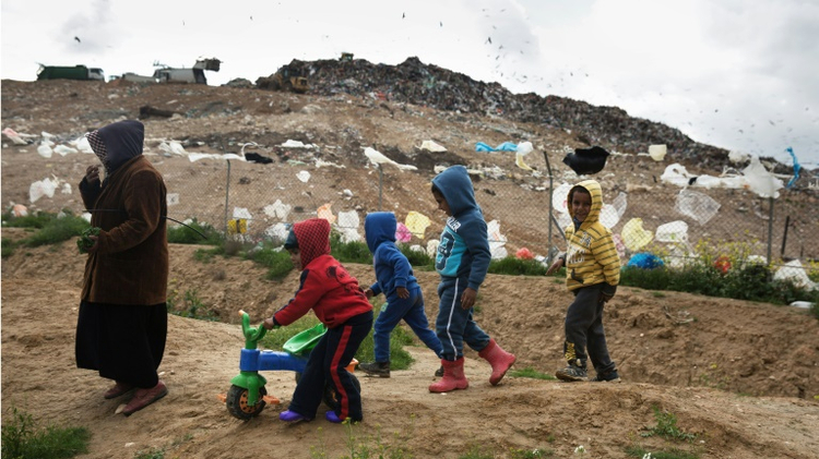 Bedouin Arab children play in the south of Israel, February 7, 2016