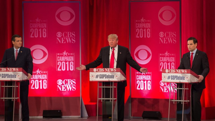 Trois candidats à l'investiture républicaine Donald Trump (c), Ted Cruz (g) et Marco Rubio (d) s'expriment lors d'un débat à Greenville le 13 février 2016