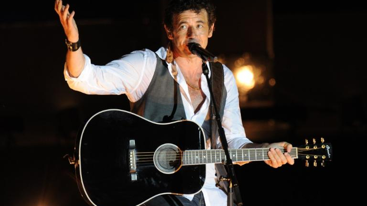 Le chanteur Patrick Bruel, le 12 juillet 2013 lors des Francofolies de La Rochelle