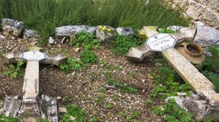 Desecration at Beit Jamal, December 2015