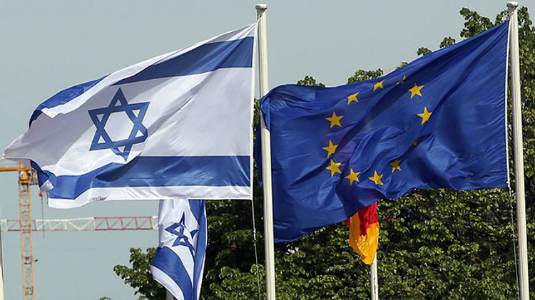 Drapeaux d'Israël et de l'Union européenne