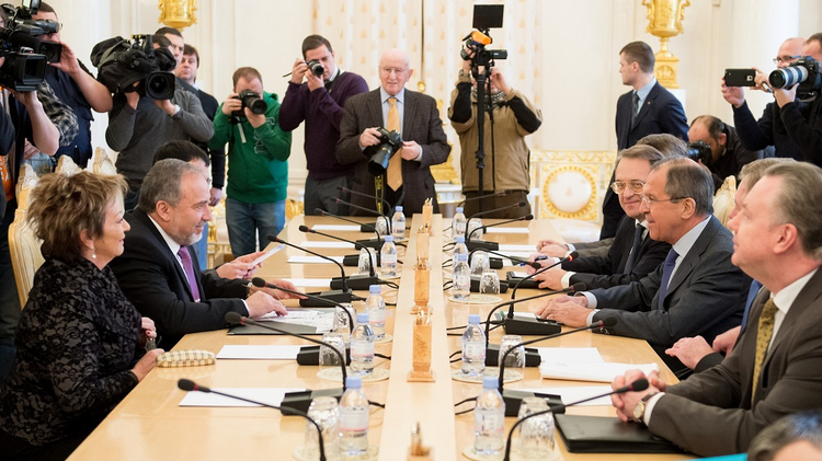 Israeli Foreign Minister Avigdor Lieberman with Russian counterpart Sergei Lavrov in Moscow, Russia, on January 26, 2015