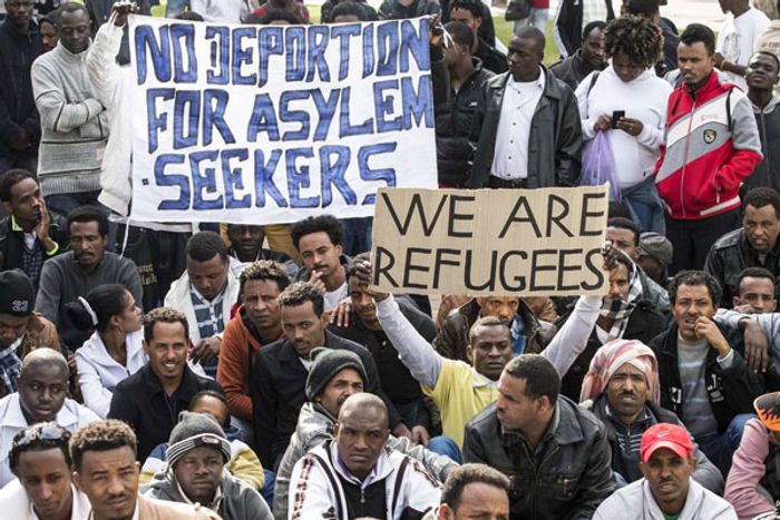 Israel begins distributing deportation notices to African migrants Israel begins distributing deportation notices to African migrants