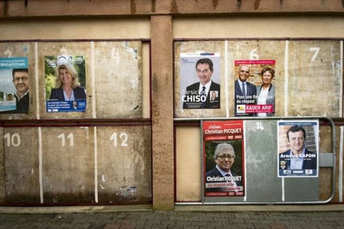 Législatives: les Français votent, vers un raz-de-marée REM?