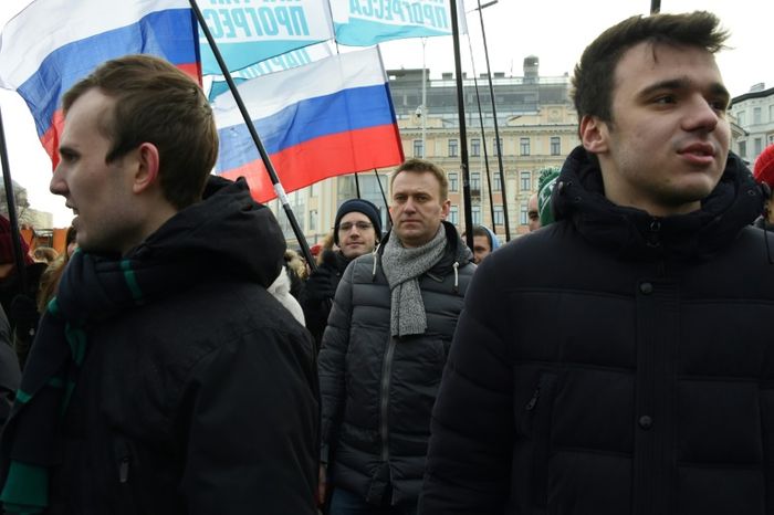 Putin critic Navalny, eyeing power, organizes anti-graft protests Putin critic Navalny, eyeing power, organizes anti-graft protests