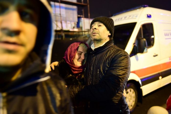 Devant la discothèque Reina d'Istanbul, le 1er janvier 2017, peu après l'attentat YASIN AKGUL (AFP)