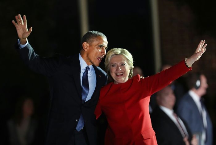 Les Obama, les Clinton et CNN visés par des