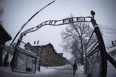 L'entrée de l'ancien camp de concentration nazi d'Auschwitz-Birkenau à Oswiecim, en Pologne, le 25 janvier 2015 - Joël Saget (AFP) Joël Saget (AFP)