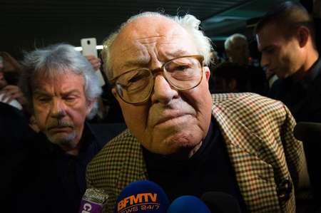 Le président d'honneur du FN Jean-Marie Le Pen, à Carpentras (sud) - Bertrand Langlois (AFP) Bertrand Langlois (AFP)