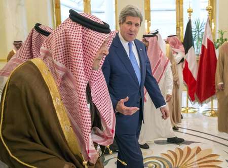 Evan Vucci (Pool/AFP) - US Secretary of State John Kerry walks with Saudi Arabia's Foreign Minister Saud bin Faisal bin Abdulaziz Al Saud, during a meeting of Gulf foreign ministers at Riyadh Air Base, on March 5, 2015 in the Saudi capital ( Evan Vucci (Pool/AFP) ) US Secretary of State John Kerry walks with Saudi Arabia's Foreign Minister Saud bin Faisal bin Abdulaziz Al Saud, during a meeting of Gulf foreign ministers at Riyadh Air Base, on March 5, 2015 in the Saudi capital ( Evan Vucci (Pool/AFP) )