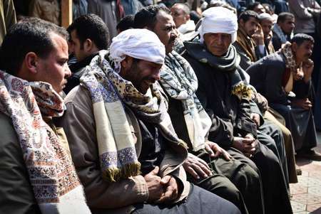 Des proches des Egyptiens coptes décapités en Libye par le groupe EI, se lamentent à l'annonce de la nouvelle le 16 février 2015 dans le village de Al-Awar (sud de l'Egypte) - Mohamed el-Shahed (AFP) Mohamed el-Shahed (AFP)