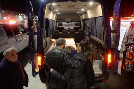 Arrivée des cercueils des quatre juifs tués à Paris, le 13 janvier 2015 à l'aéroport Ben Gourion à Tel Aviv ( KOBI GIDEON (Gouvernement israélien/AFP) )