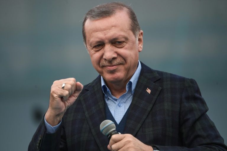 L'opposition demande un nouveau décompte des résultats — Référendum en Turquie