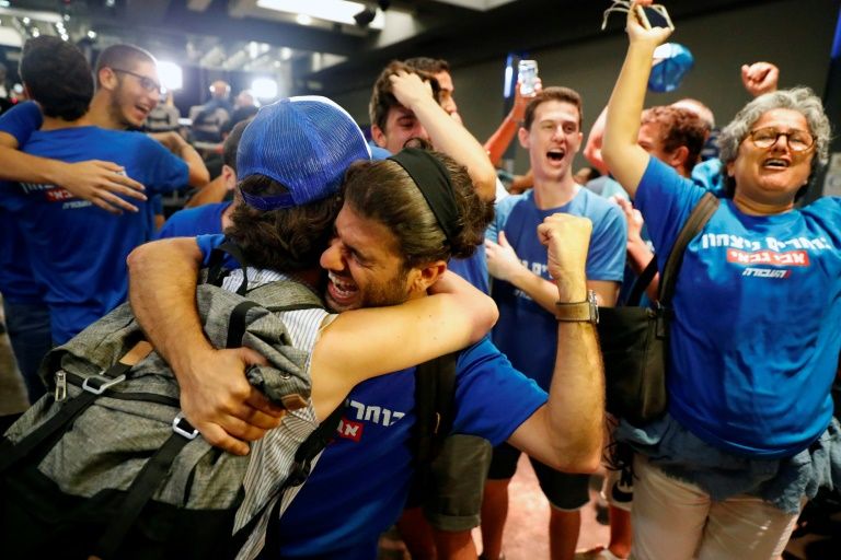 Herzog to stay on as opposition leader