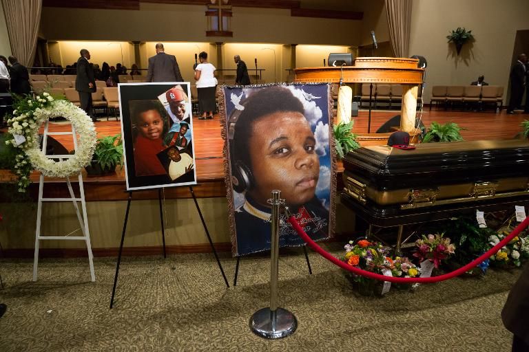 وزارة العدل الأمريكية تدرس إغلاق ملف التحقيق في حادثة قتل فتى أسود في فيرغسون   I24News 