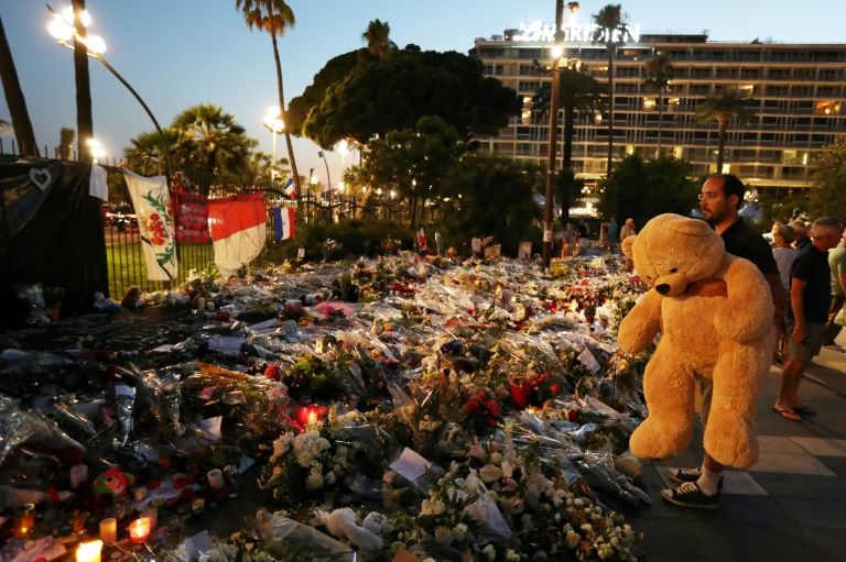 Prosecutor wants Paris Match pulled from stands over Nice attack images Prosecutor wants Paris Match pulled from stands over Nice attack images