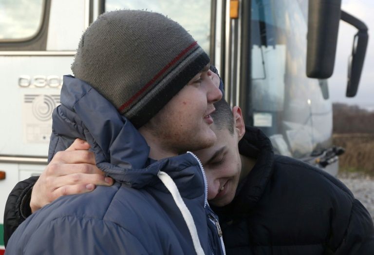 Ukraine: Rebels and govt swap first prisoners under new deal Ukraine: Rebels and govt swap first prisoners under new deal