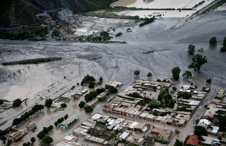 Over 140 people feared buried in China landslide
