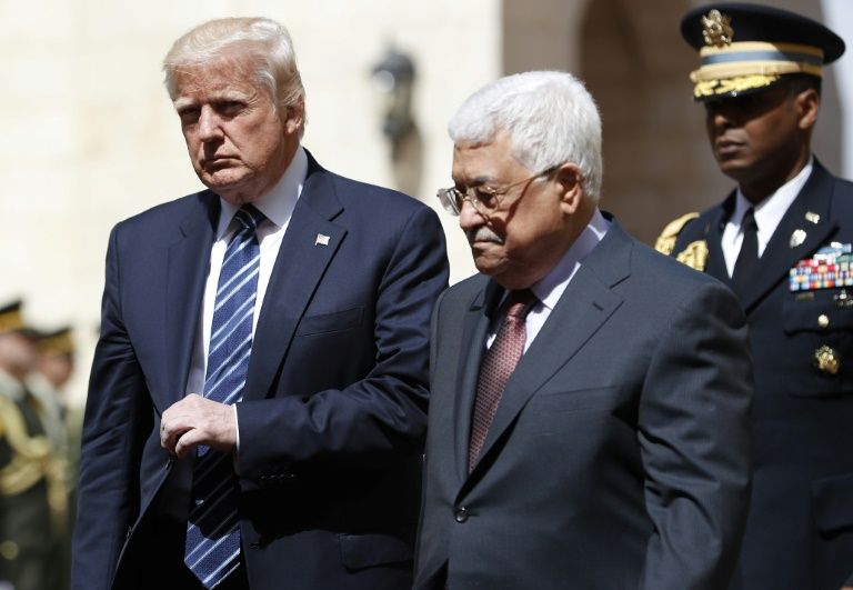 Melania refuses to hold Trump's hand for a second time
