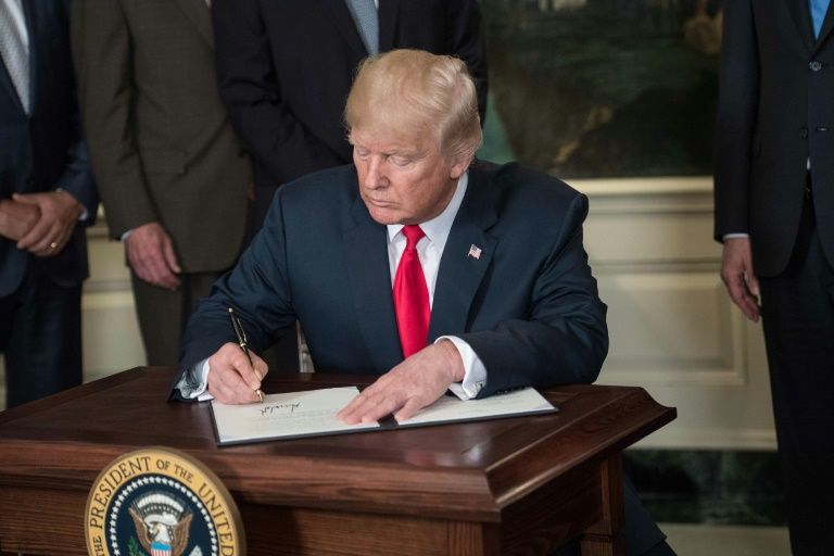 Gallup Tracking Poll: Trump's Approval Rating Falls to 34 Percent