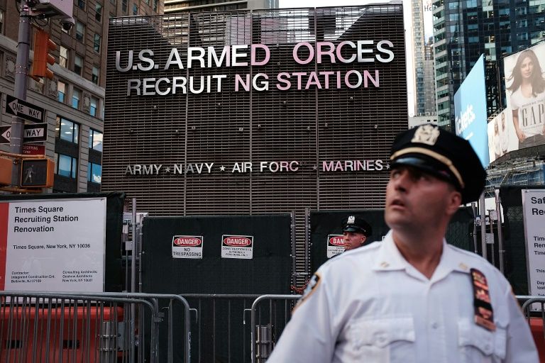 White House to give guidance on Trump transgender military ban