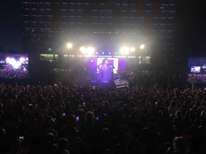Netta Barzilai au Kikar Rabin à Tel-Aviv Charlotte Hauser / i24NEWS