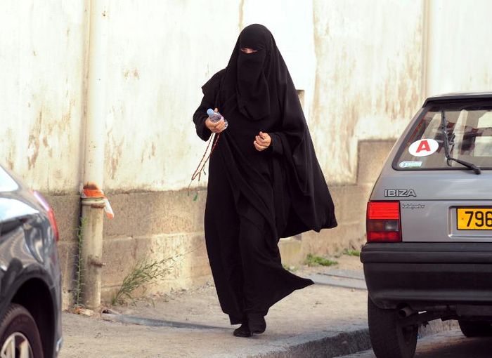 Interdiction Du Niqab La France Condamnée Par Un Groupe Dexperts De Lonu I24news