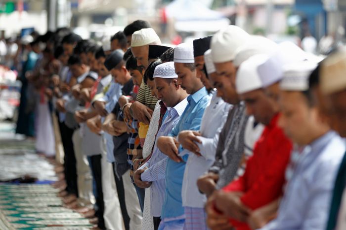 I24NEWS - Muslims around the world celebrate Eid al-Fitr  I24NEWS - Muslims around the world celebrate Eid al-Fitr