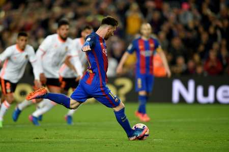 I24news بطولة اسبانيا برشلونة وميسي يتخطيان فالنسيا وأتلتيكو مدريد يهزم اشبيلية