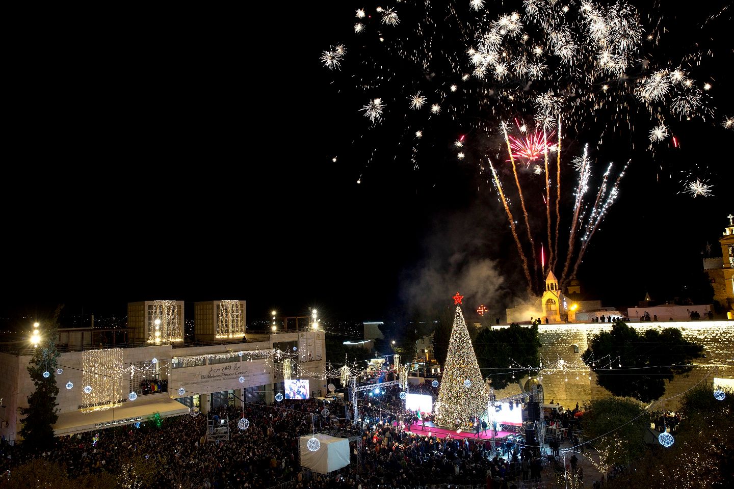 Thousands Flock To Bethlehem For Annual Christmas Tree Lighting I24NEWS
