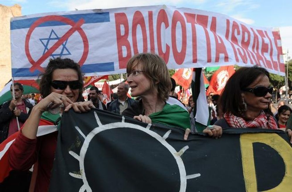 BDS protesters in Italy