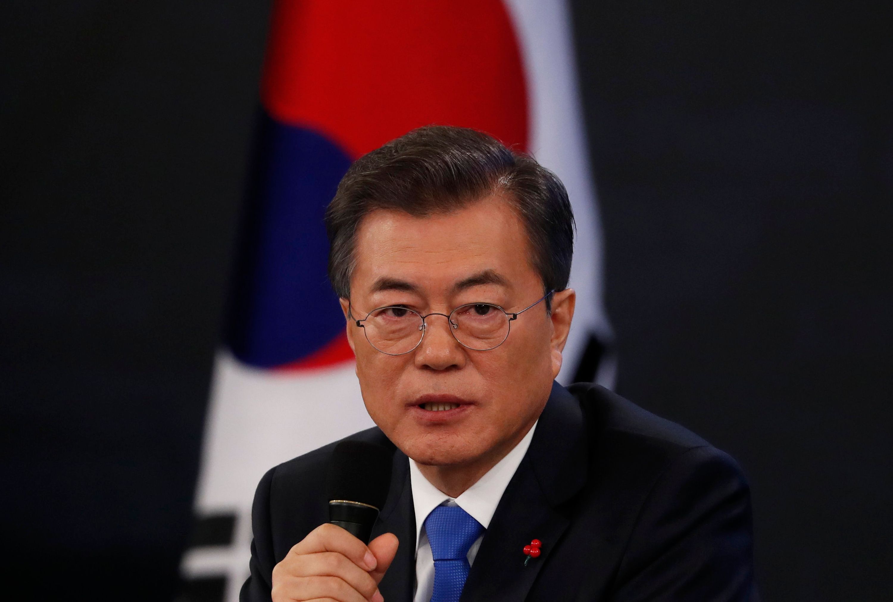 Мун чжэ. Мун Чжэ ина. South korean President Moon Jae-in.