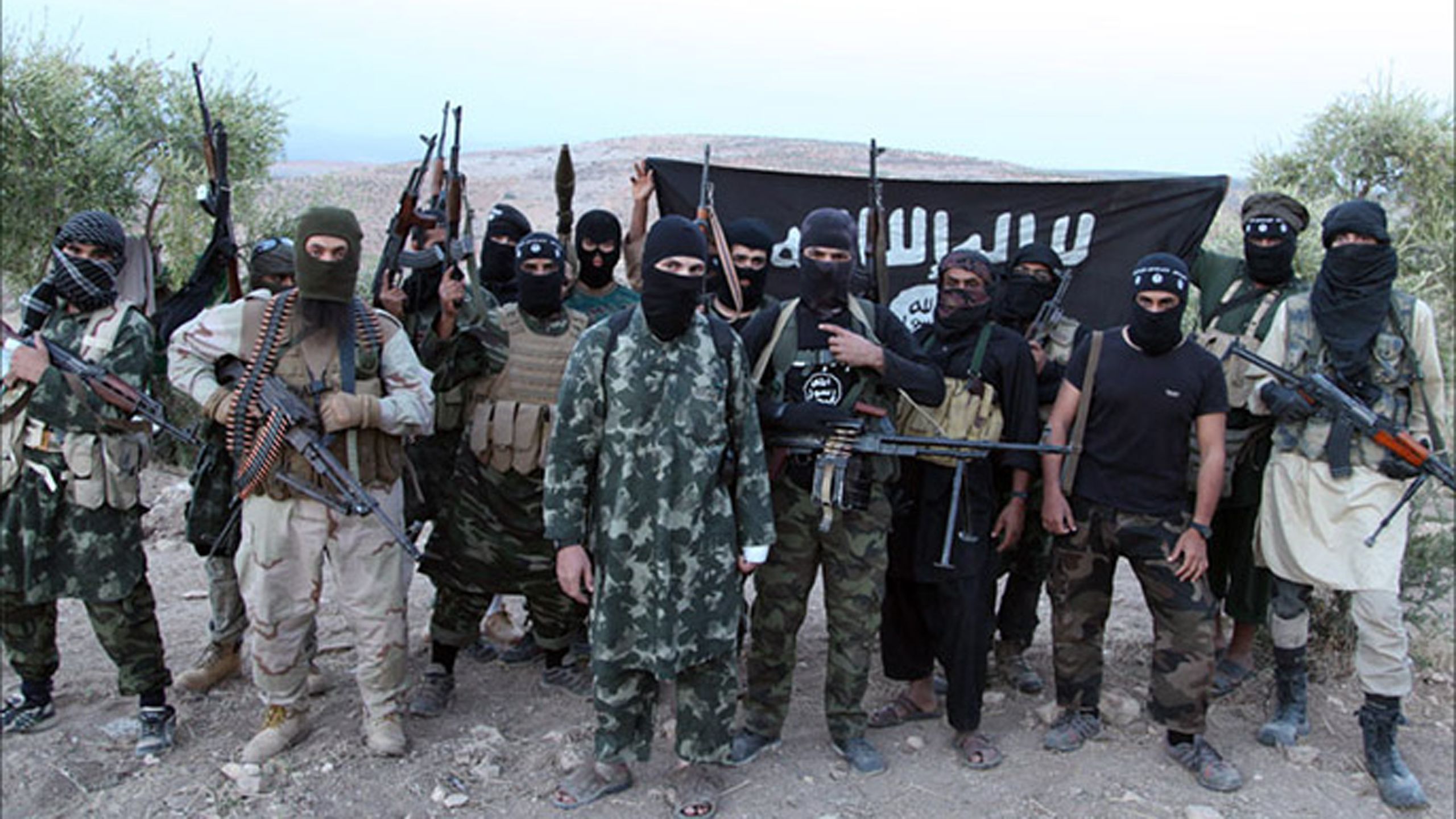 Где остальные 7 террористов. Муджахиды Исламского государства. Одежда террористов.