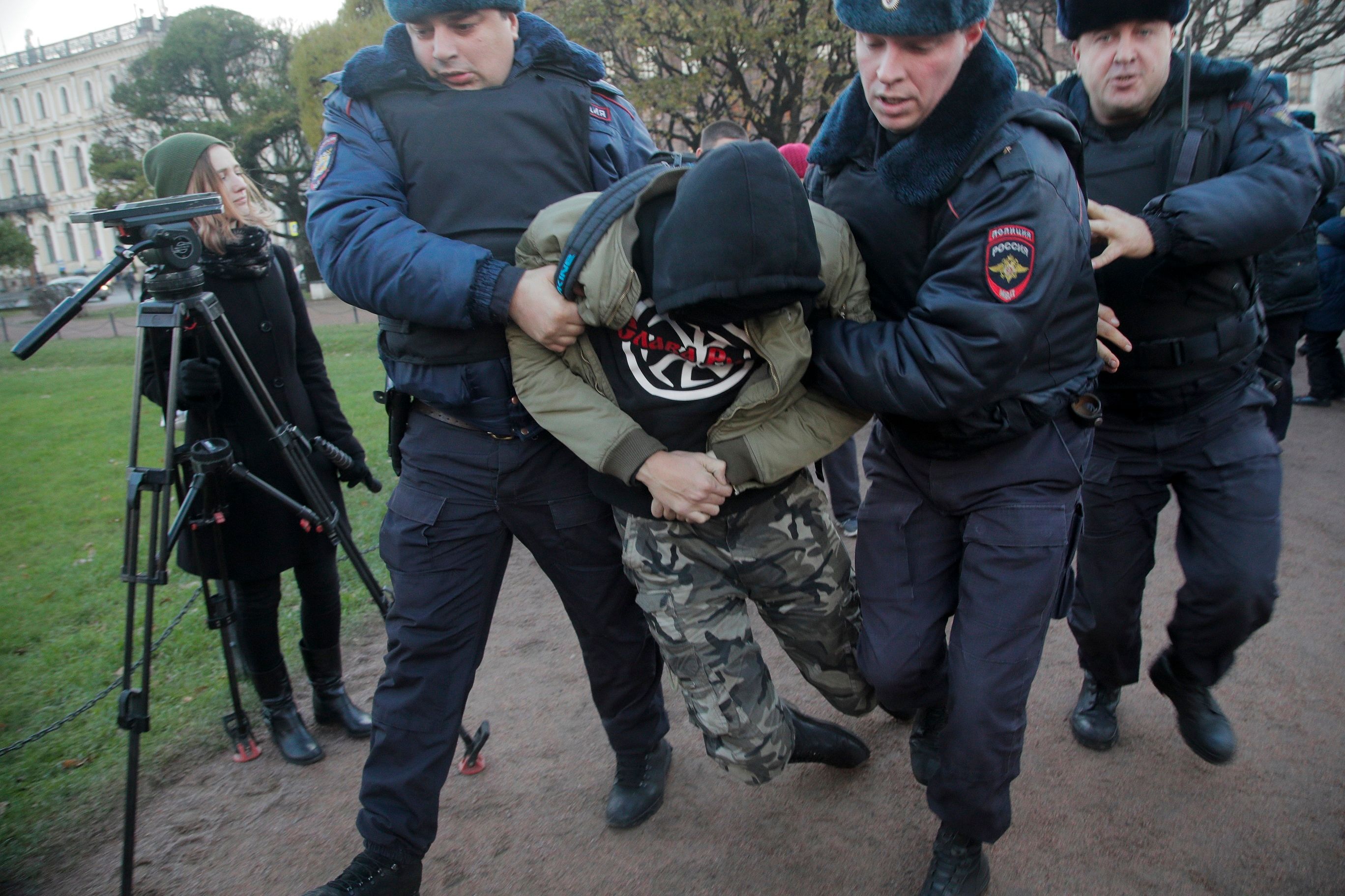 Over 400 Detained During Anti-Putin Protests In Russia, Monitor Says ...