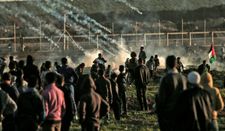 الصحة الفلسطينية تعلن إصابة 30 فلسطينيا برصاص الجيش الإسرائيلي في غزة