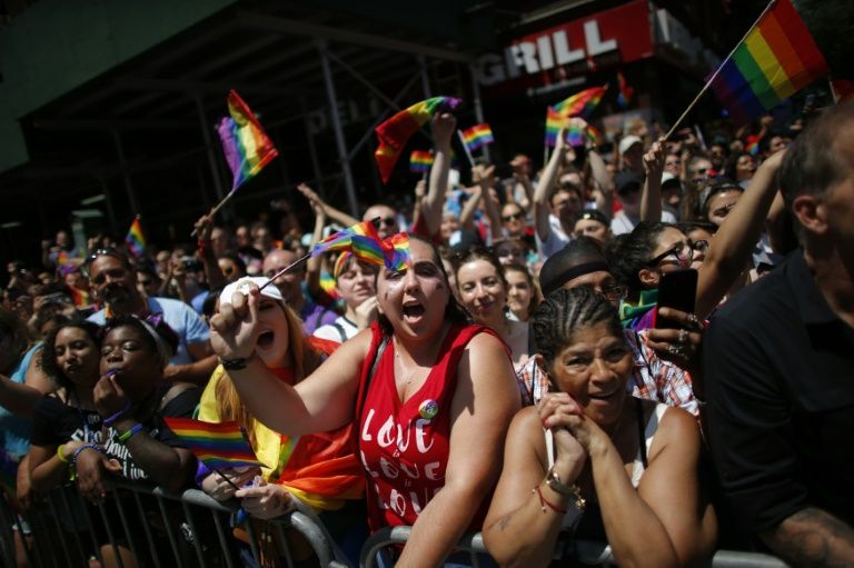 Thousands March And Dance In New York's Gay Pride Parade - I24NEWS