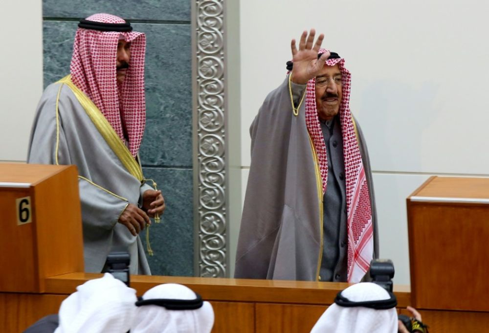امير الكويت الشيخ صباح الاحمد الصباح يحيي نواب مجلس الامة، في 11 ك1/ديسمبر 2016
