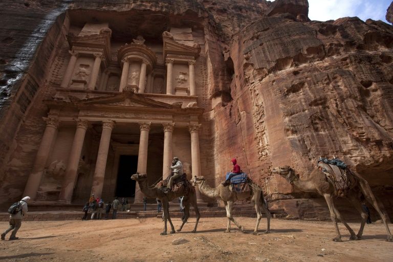 I24NEWS - Archaeologists Discover Huge, Unique Structure At Jordan's Petra