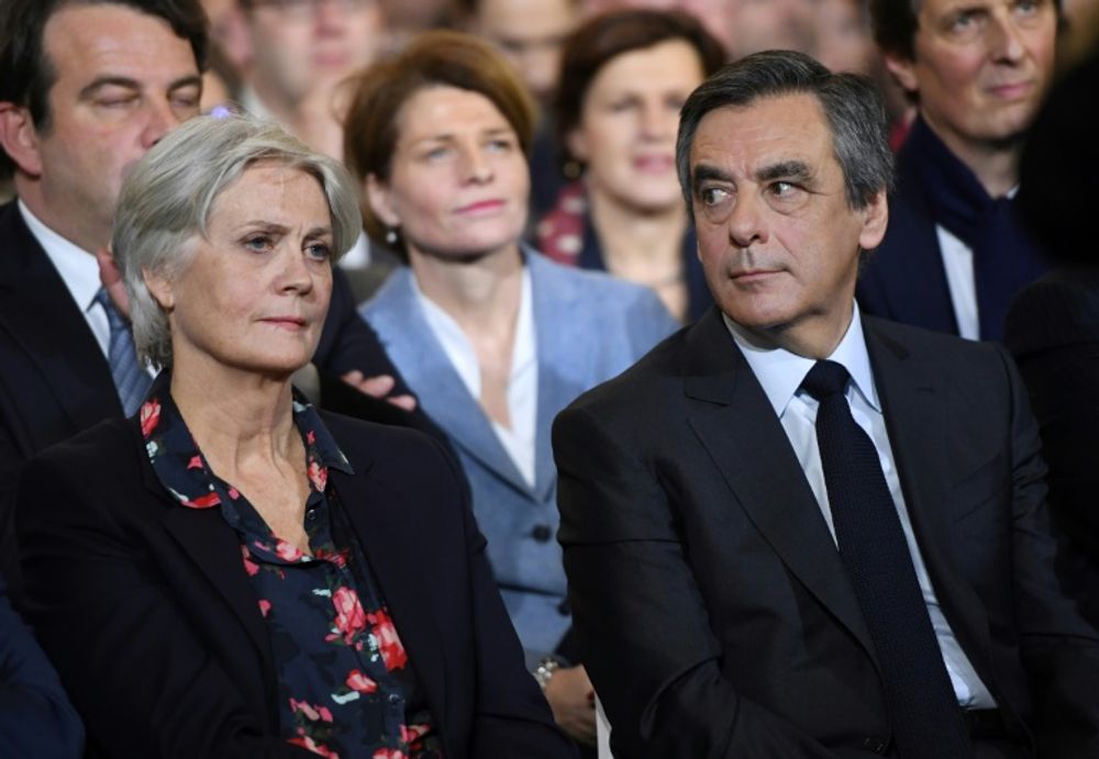 Francois Fillon et son épouse Penelope lors d'un meeting à Paris, le 29 janvier 2017