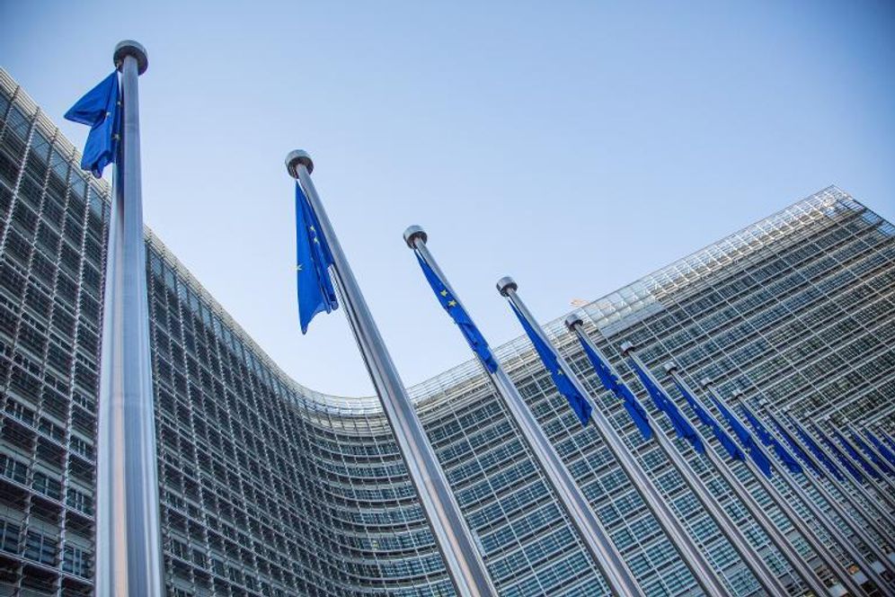 Siska Gremmelprez (BELGA/AFP) A view of European flags at the European Commission headquarters at the Berlaymont Building in Brussels, during the federal, regional and European elections in Belgium, on May 25, 2014