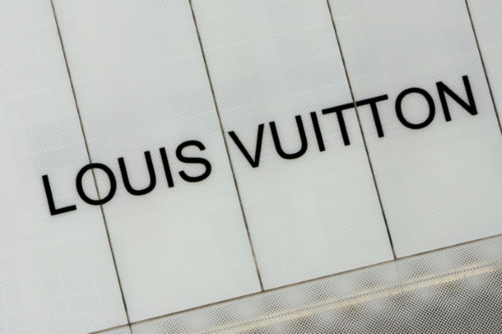 Louis Vuitton ritira la sciarpa ispirata alla kefiah palestinese