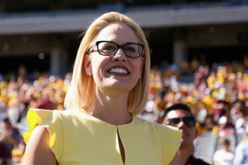 La candidate démocrate au Sénat américain, Kyrsten Sinema, le 3 novembre 2018 à Tempe, dans l'Arizona
