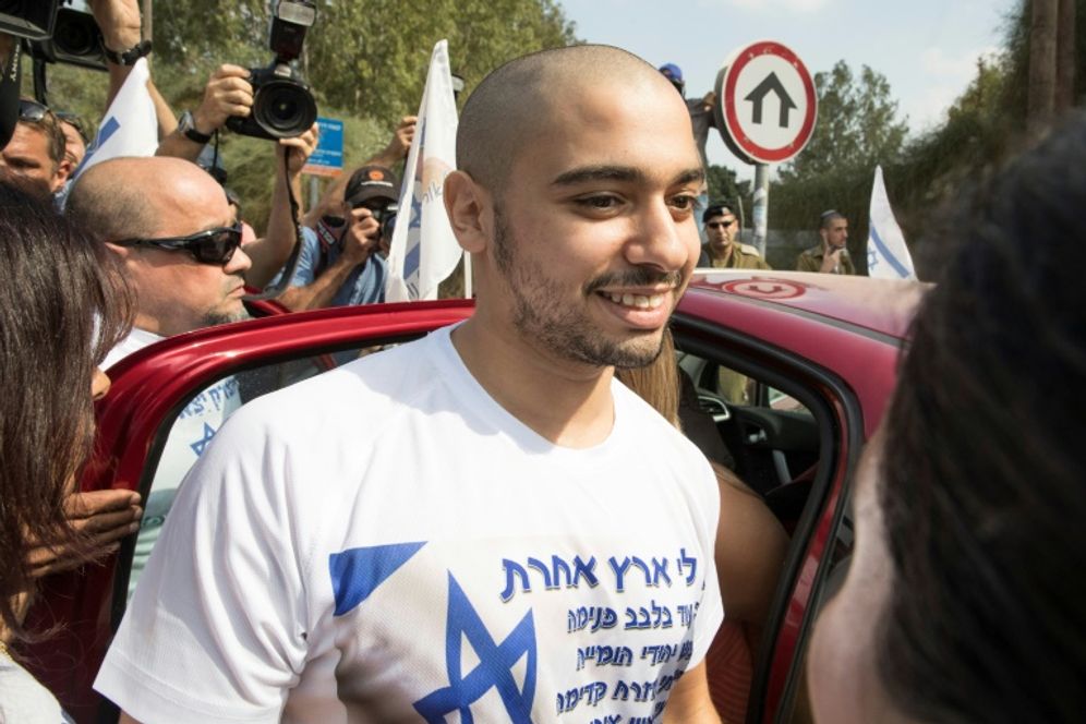 JACK GUEZ (AFP/Archives) Le soldat franco-israélien Elor Azaria arrive à la prison militaire de Trsifin à Rishon Lezion, le 9 août 2017