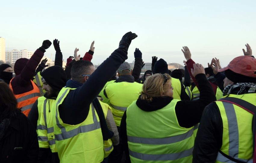 I24news Francegilets Jaunes Un Forcené Avec Une