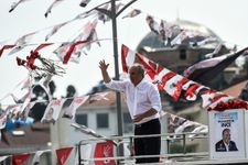 Erdogan, rival Ince trade barbs on eve of Turkish elections