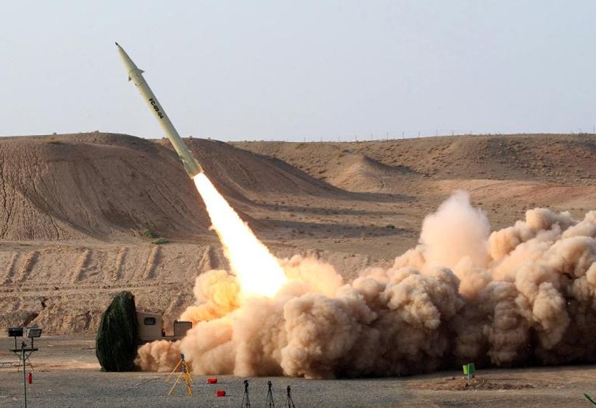 صاروخ فانح 110 خلال تجرية في ايران